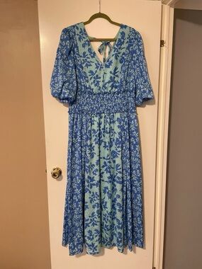Taylor Blue Floral Midi Dress with Smocked Waist Size 16